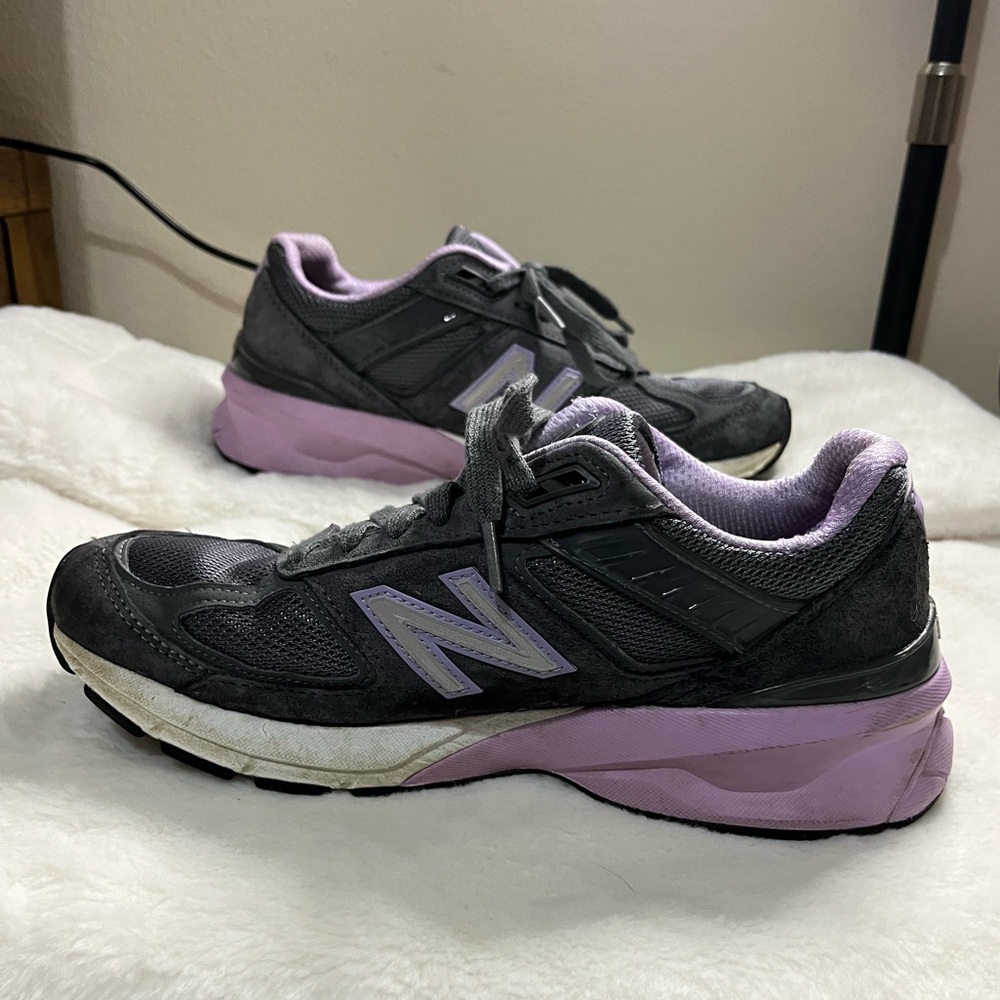 New Balance purple and gray size 8 women’s shoes 990v5